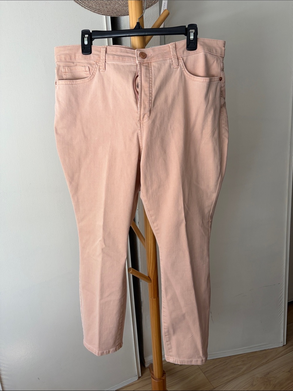 LC Lauren Conrad Cropped Straight Jeans in Blush Pink